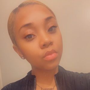 Meet your Posher, Lachelle